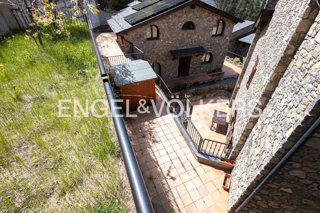 Chalet en venta en Encamp, 4 habitaciones, 240 metros