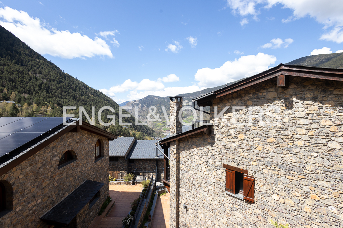 Chalet en venta en Encamp, 4 habitaciones, 240 metros