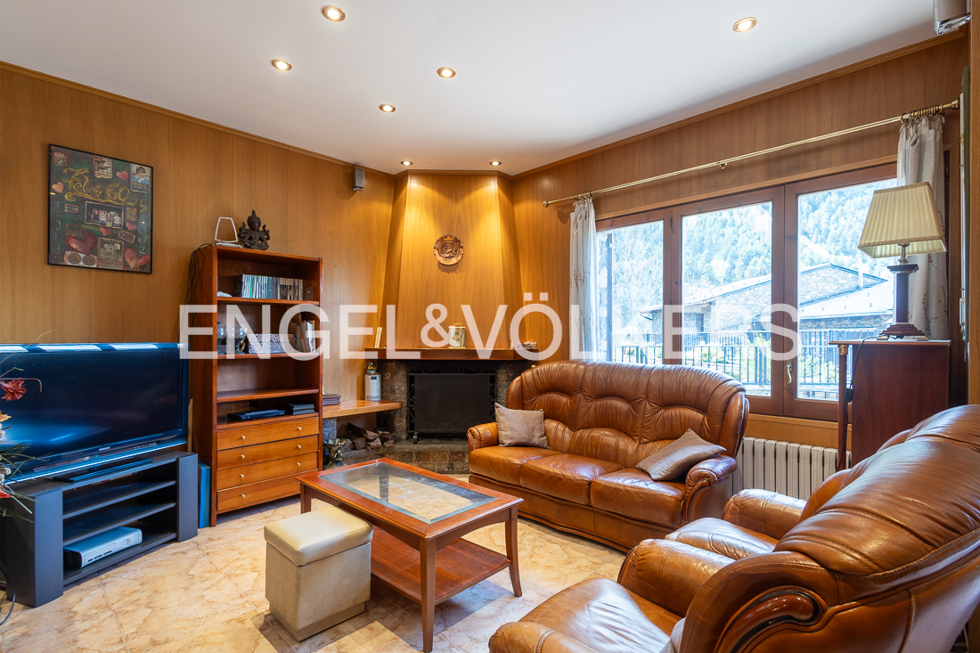 Chalet en venta en Encamp, 4 habitaciones, 240 metros
