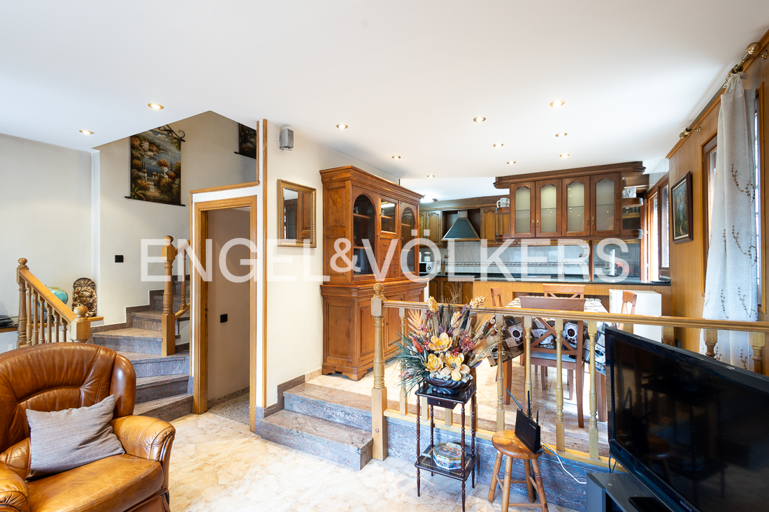 Chalet en venta en Encamp, 4 habitaciones, 240 metros