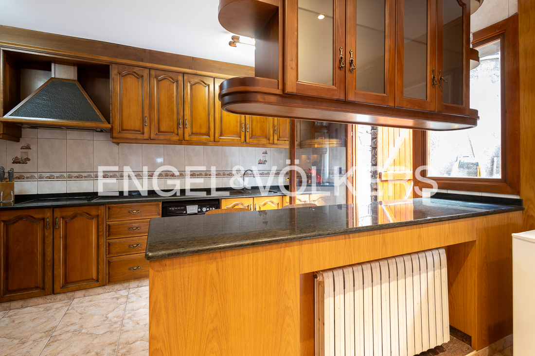 Chalet en venta en Encamp, 4 habitaciones, 240 metros