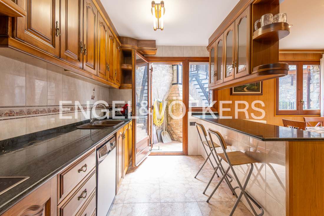 Chalet en venta en Encamp, 4 habitaciones, 240 metros