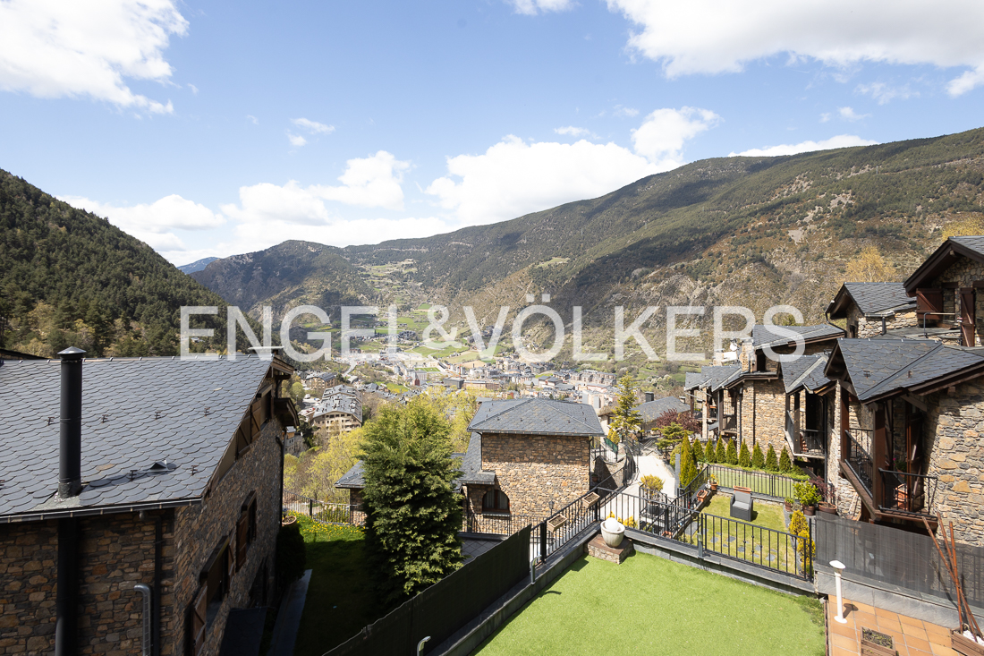 Chalet en venta en Encamp, 4 habitaciones, 240 metros