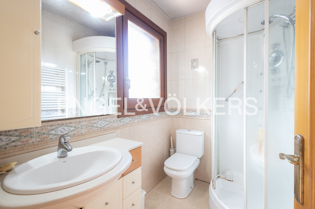 Chalet en venta en Encamp, 4 habitaciones, 240 metros