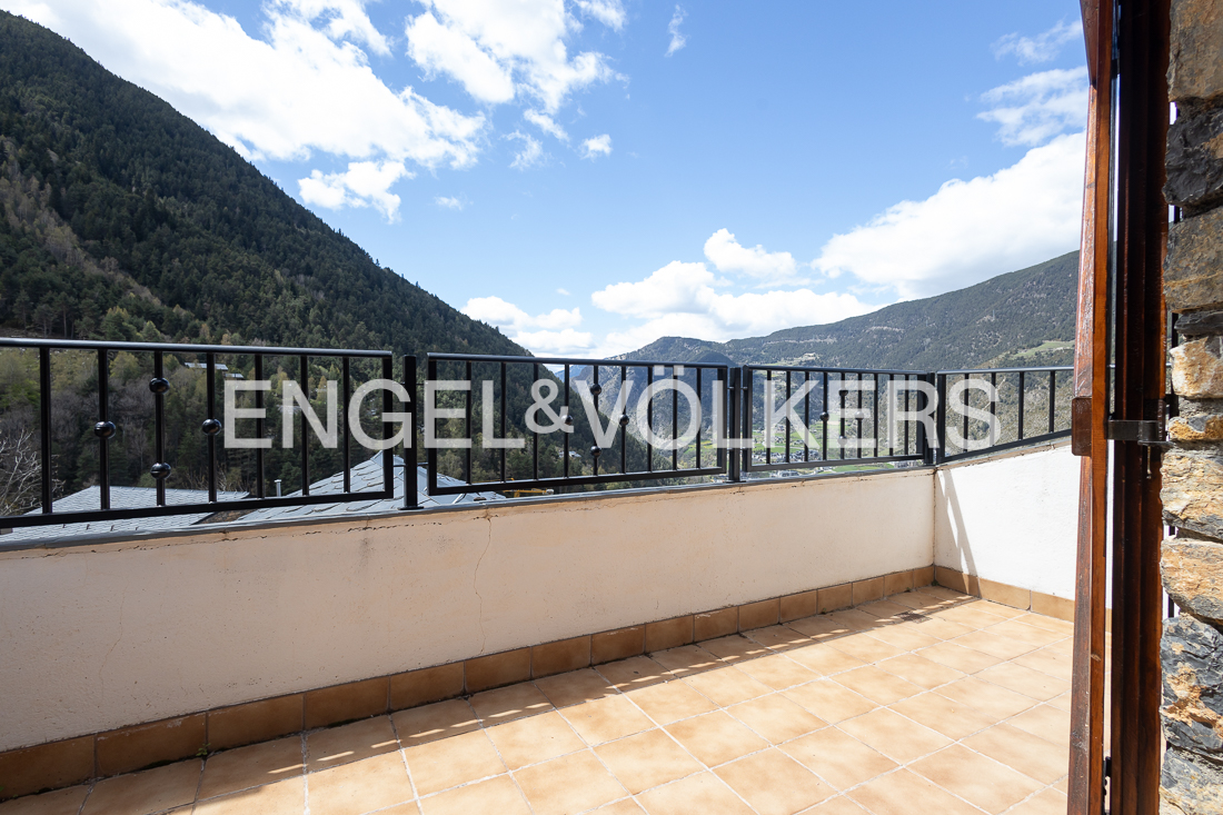 Chalet en venta en Encamp, 4 habitaciones, 240 metros