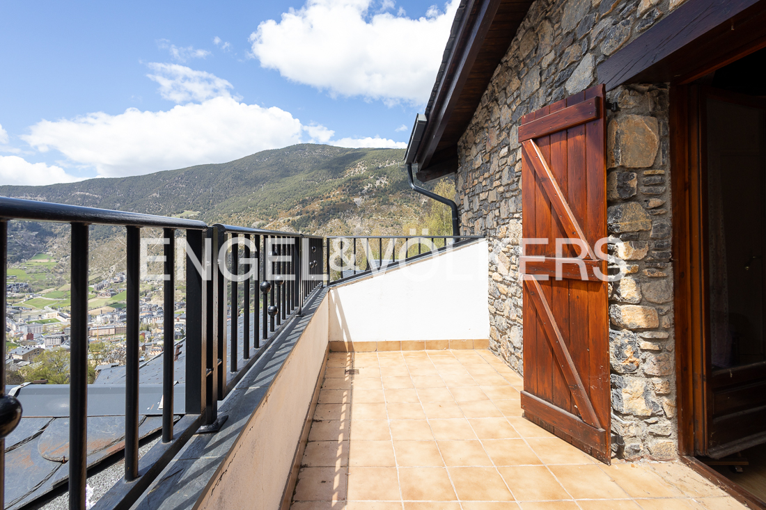 Chalet en venta en Encamp, 4 habitaciones, 240 metros