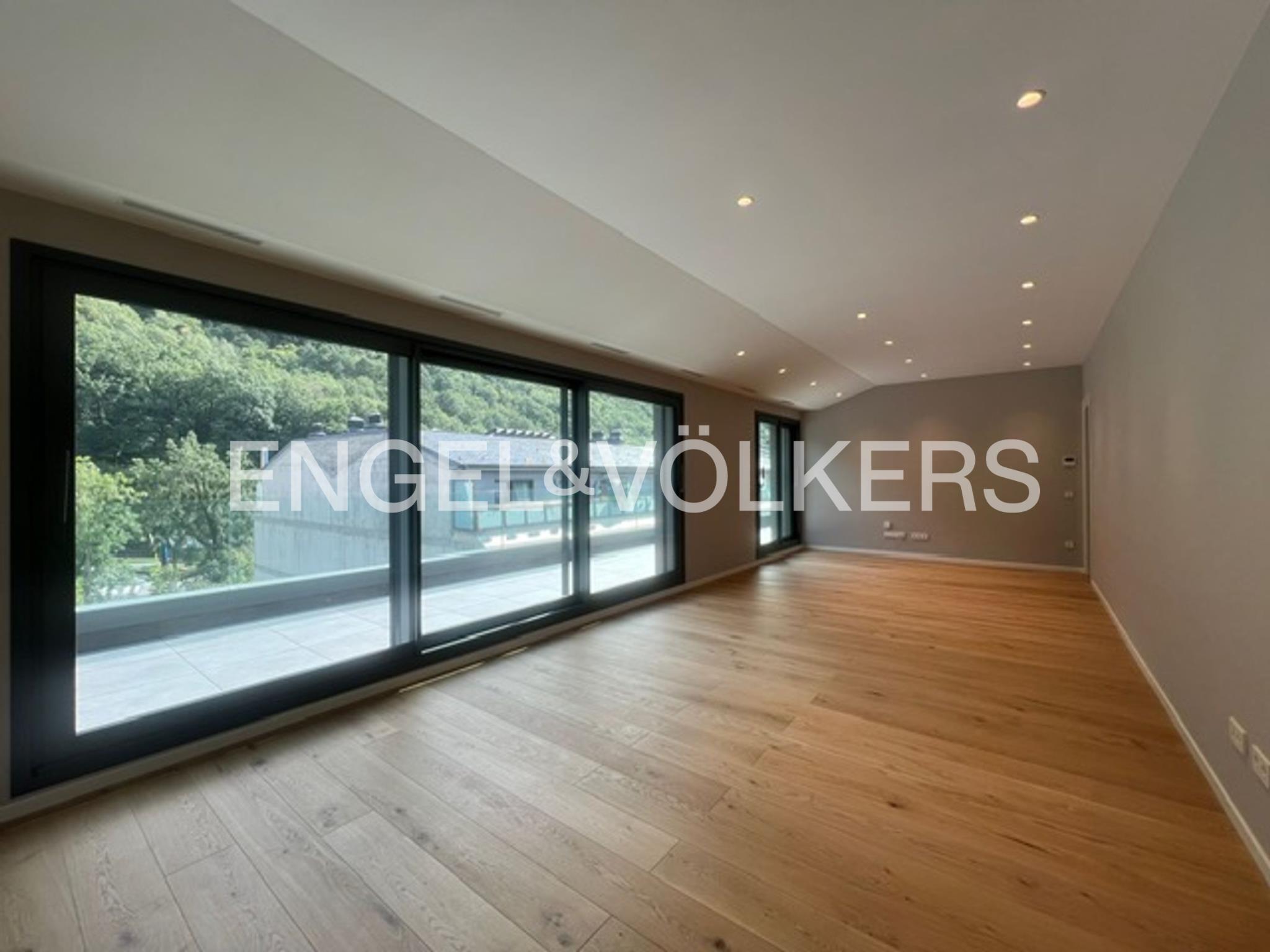 Ático de alquiler en Escaldes Engordany, 4 habitaciones, 180 metros