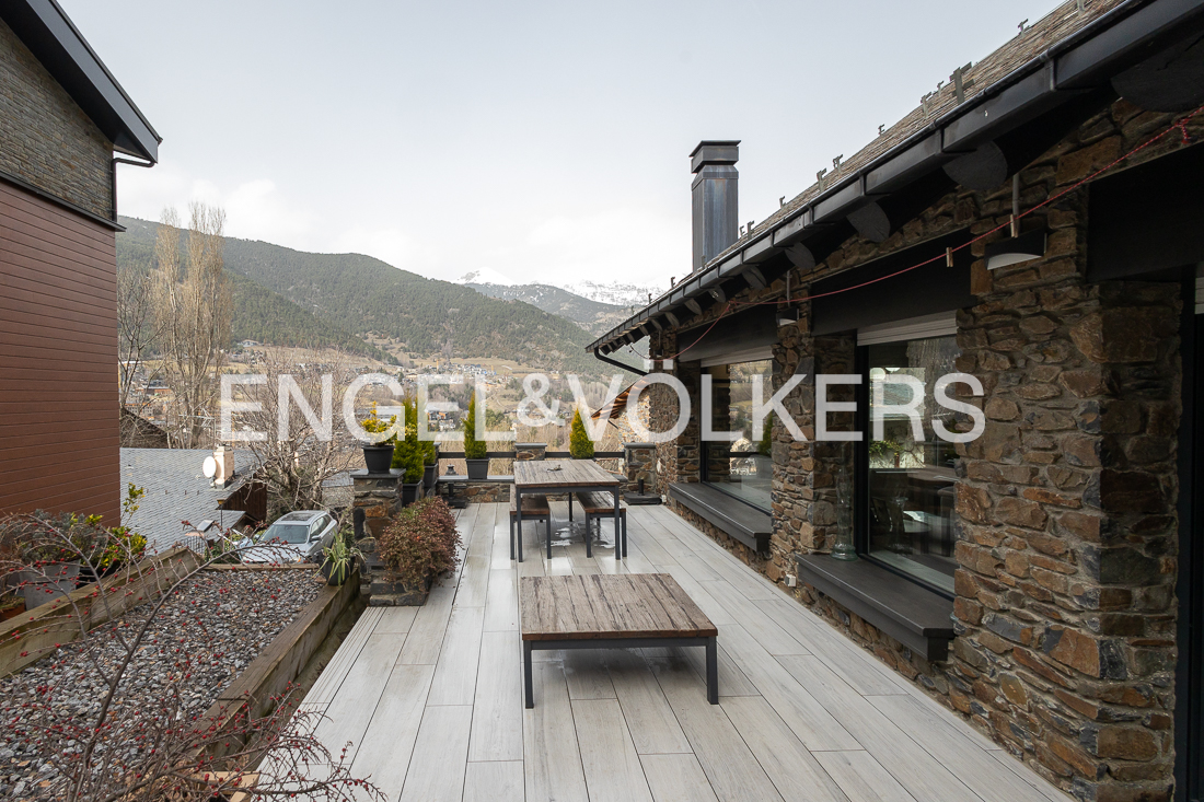 Xalet en venda a Anyós, 5 habitacions, 315 metres