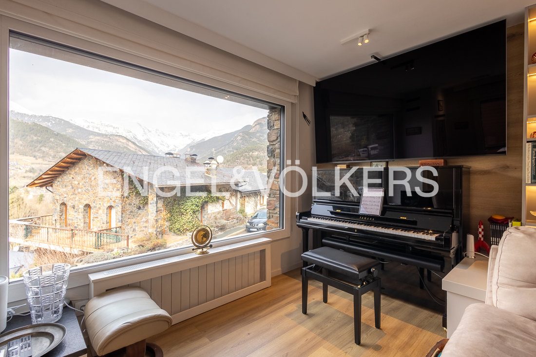 Xalet en venda a Anyós, 5 habitacions, 315 metres