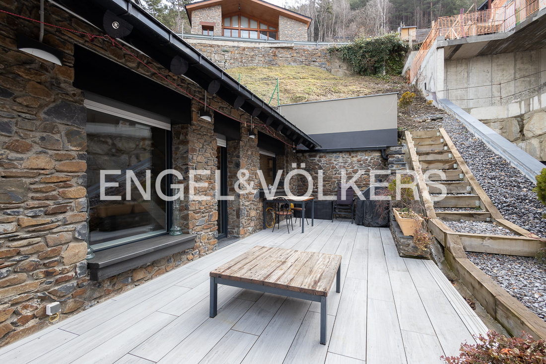 Xalet en venda a Anyós, 5 habitacions, 315 metres