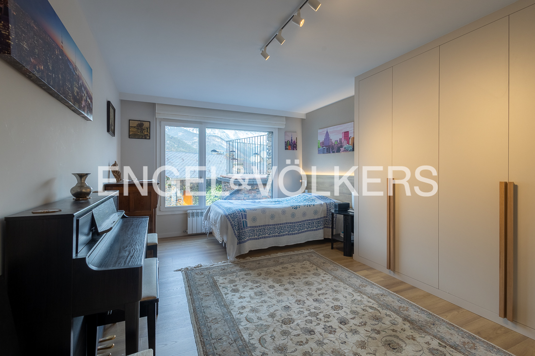 Xalet en venda a Anyós, 5 habitacions, 315 metres