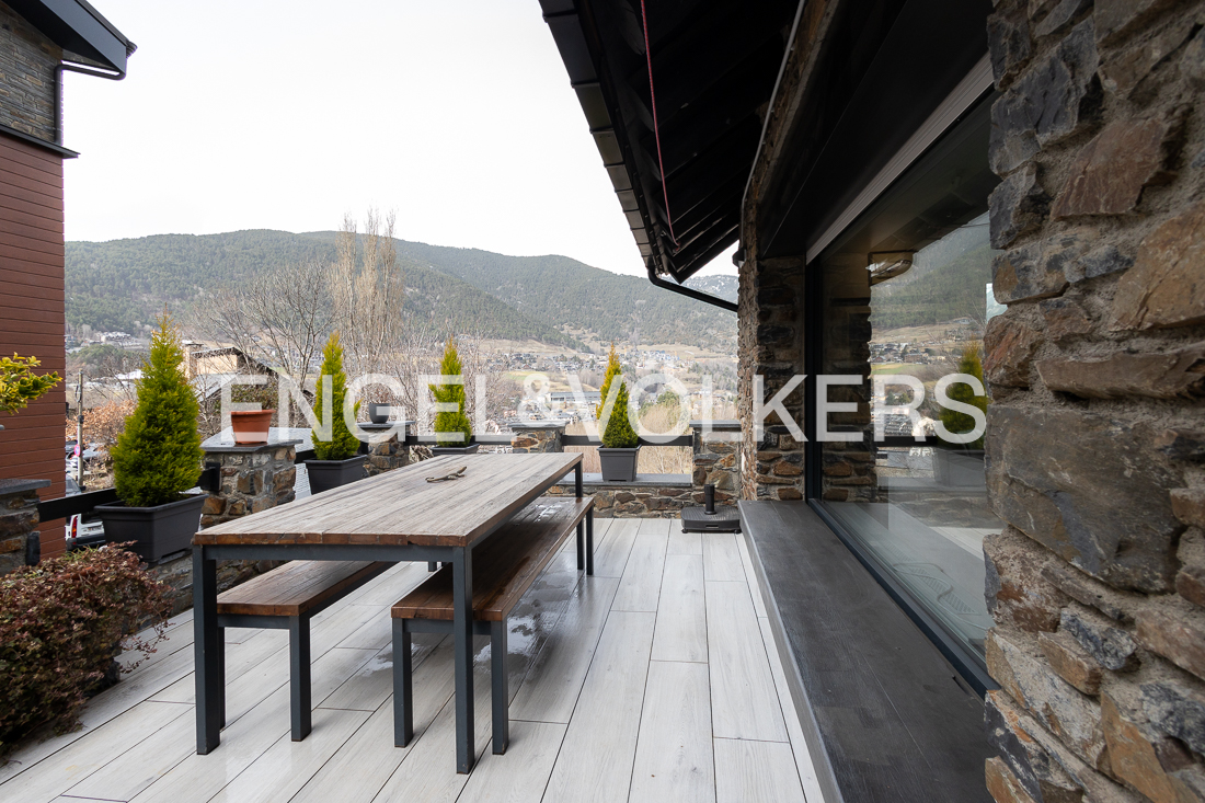 Xalet en venda a Anyós, 5 habitacions, 315 metres