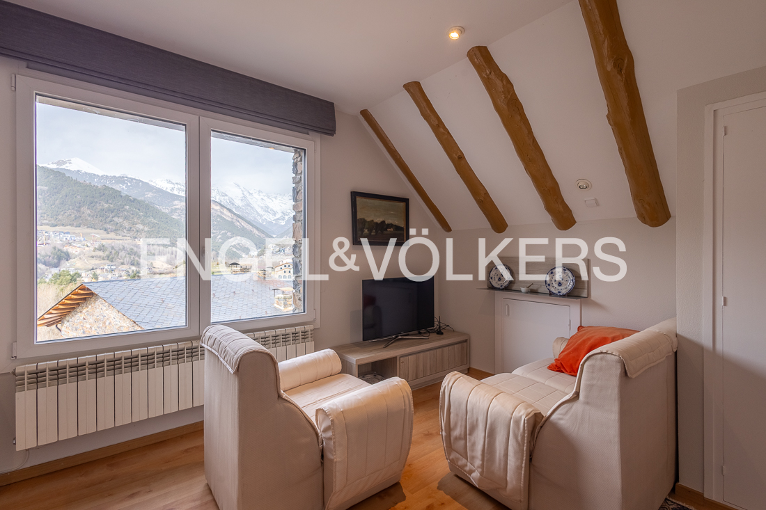 Xalet en venda a Anyós, 5 habitacions, 315 metres