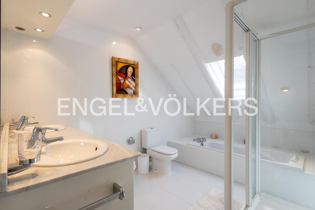 Xalet en venda a Anyós, 5 habitacions, 315 metres