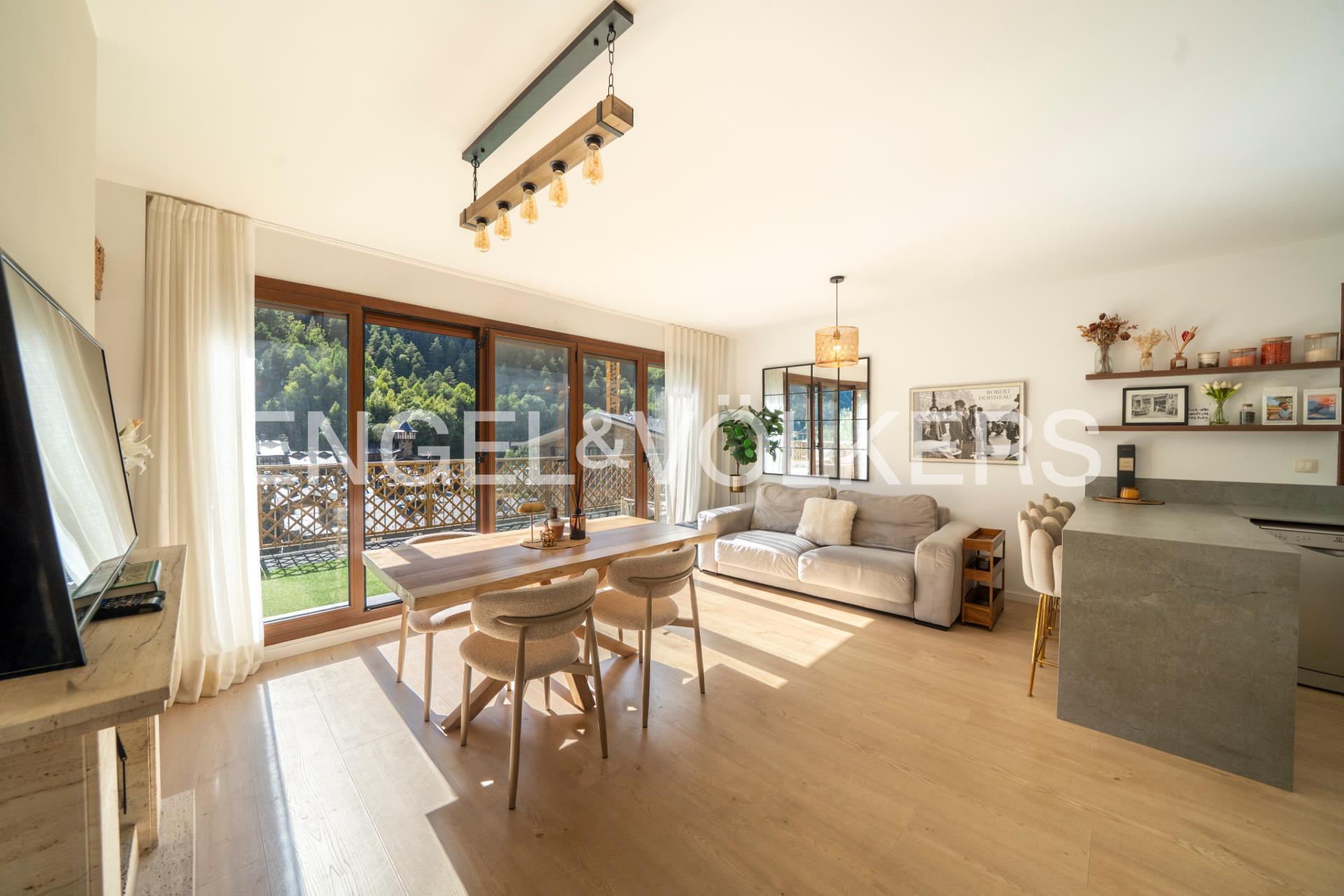 Pis en venda a Arinsal, 2 habitacions, 97 metres