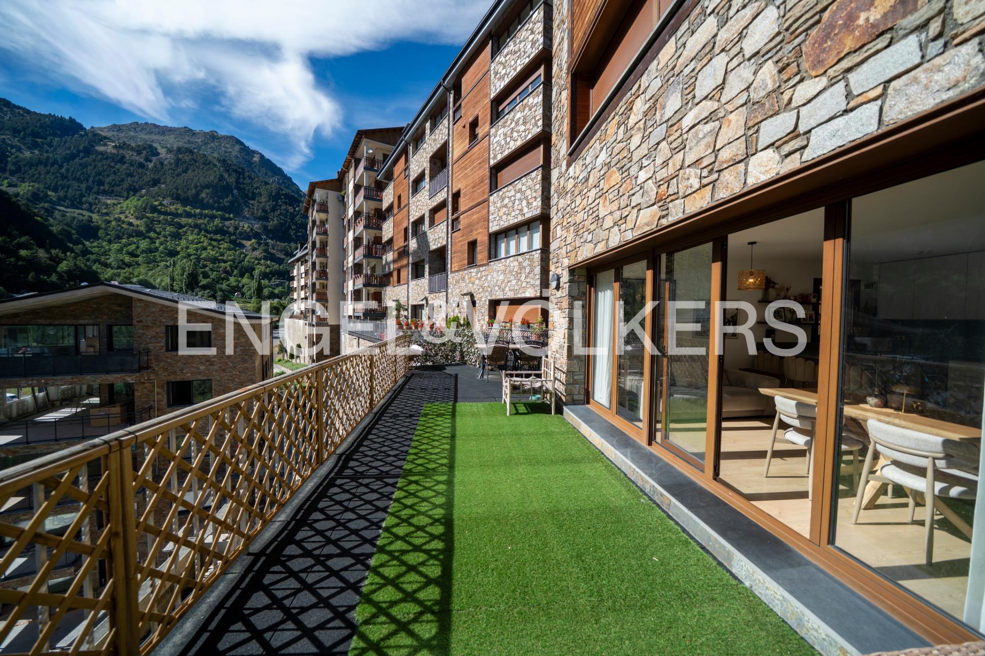 Pis en venda a Arinsal, 2 habitacions, 97 metres