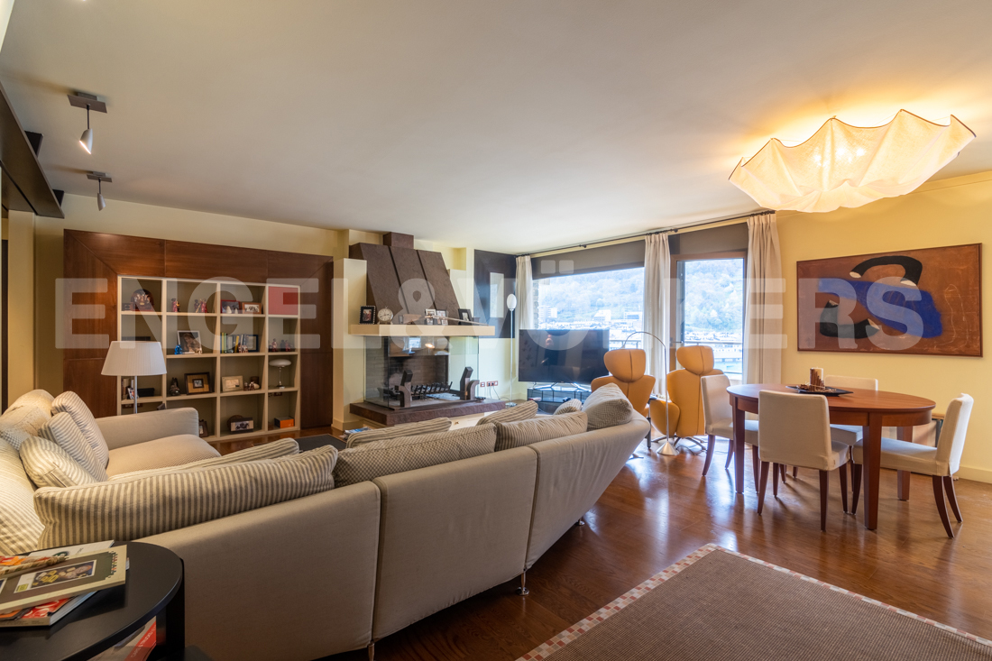 Dúplex en venda a Andorra la Vella, 5 habitacions, 320 metres