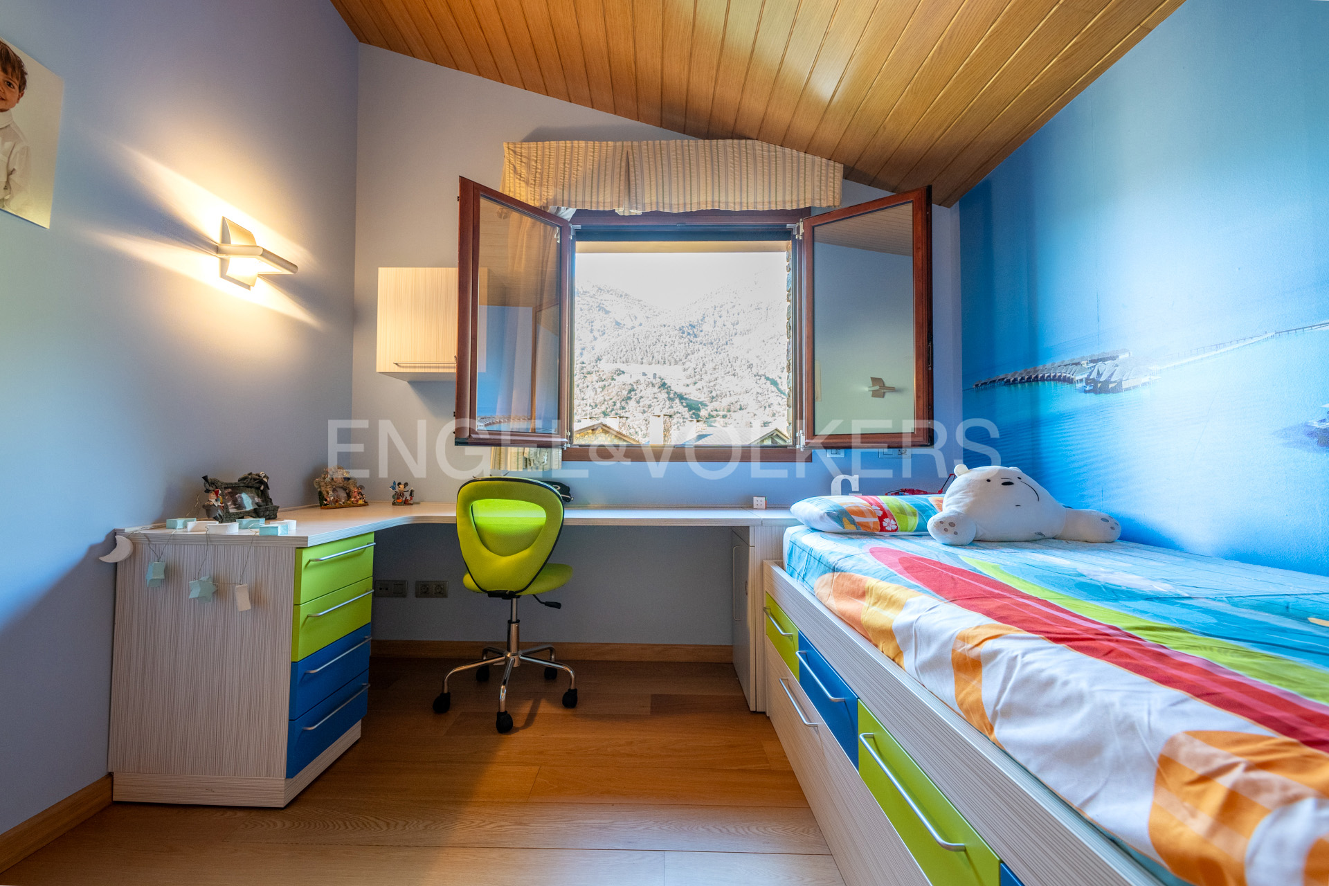 Chalet en venta en Aixirivall, 4 habitaciones, 488 metros