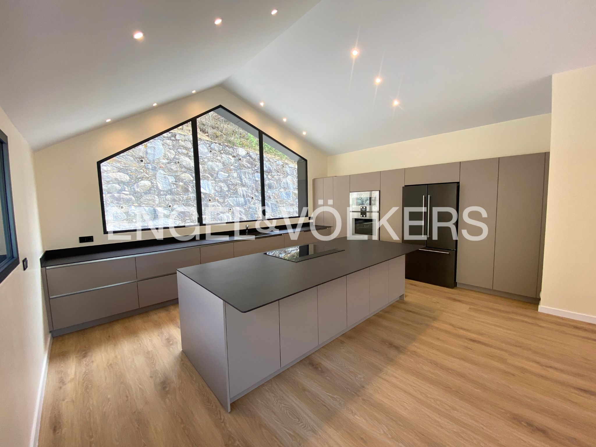 Xalet de lloguer a Anyós, 4 habitacions, 352 metres