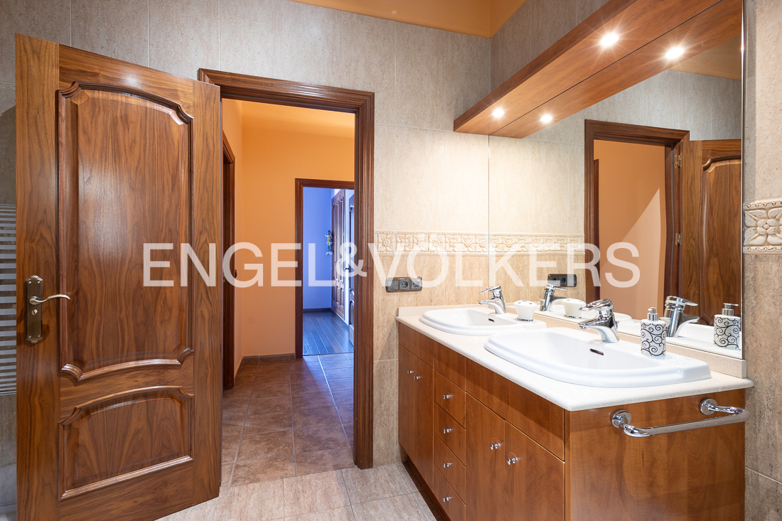 Chalet en venta en L'Aldosa de la Massana, 4 habitaciones, 364 metros