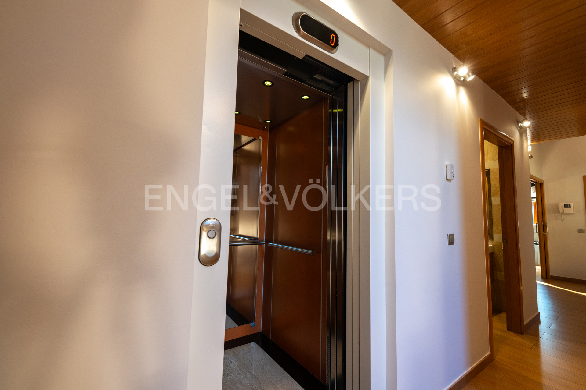 Chalet en venta en Aixirivall, 4 habitaciones, 488 metros