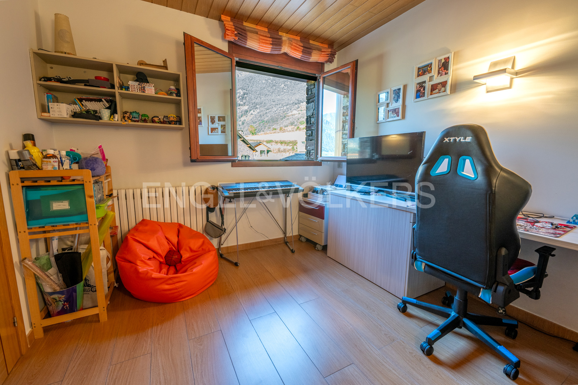 Chalet en venta en Aixirivall, 4 habitaciones, 488 metros
