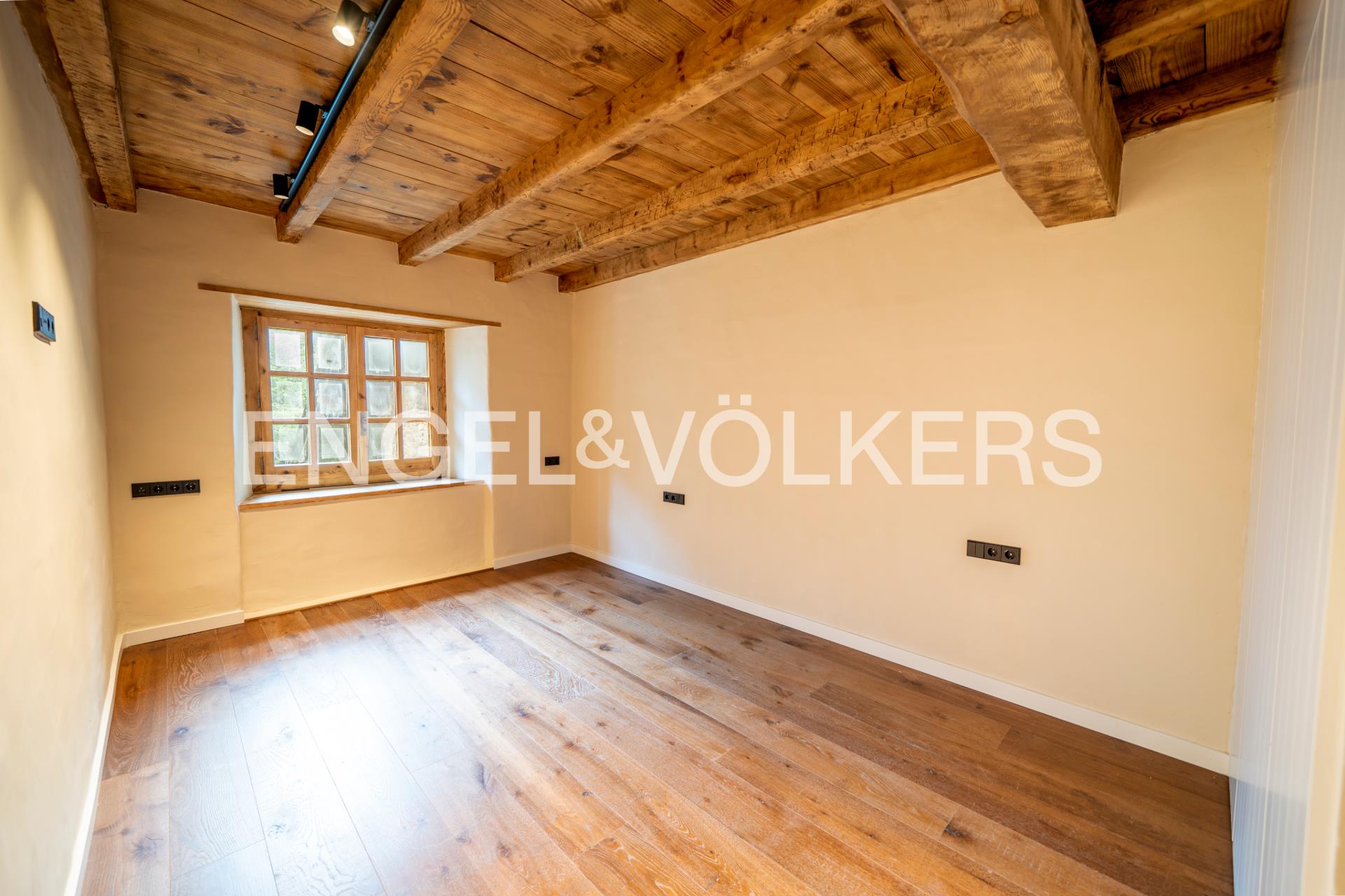 Casa adossada en venda a Ordino, 4 habitacions, 243 metres