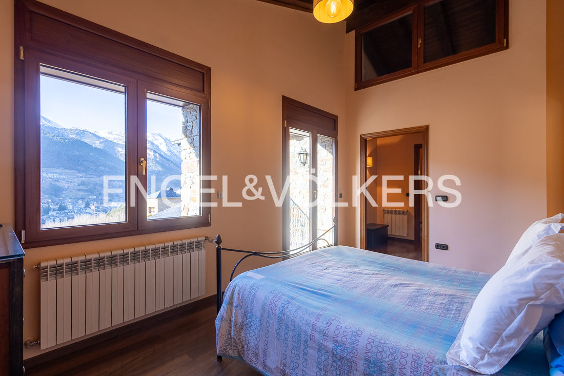 Chalet en venta en L'Aldosa de la Massana, 4 habitaciones, 364 metros