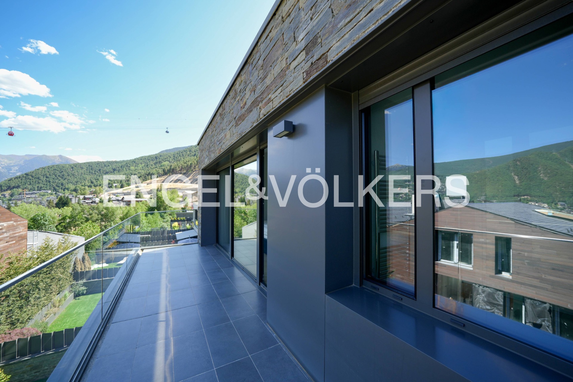 Casa adossada en venda a Escàs, 4 habitacions, 372 metres