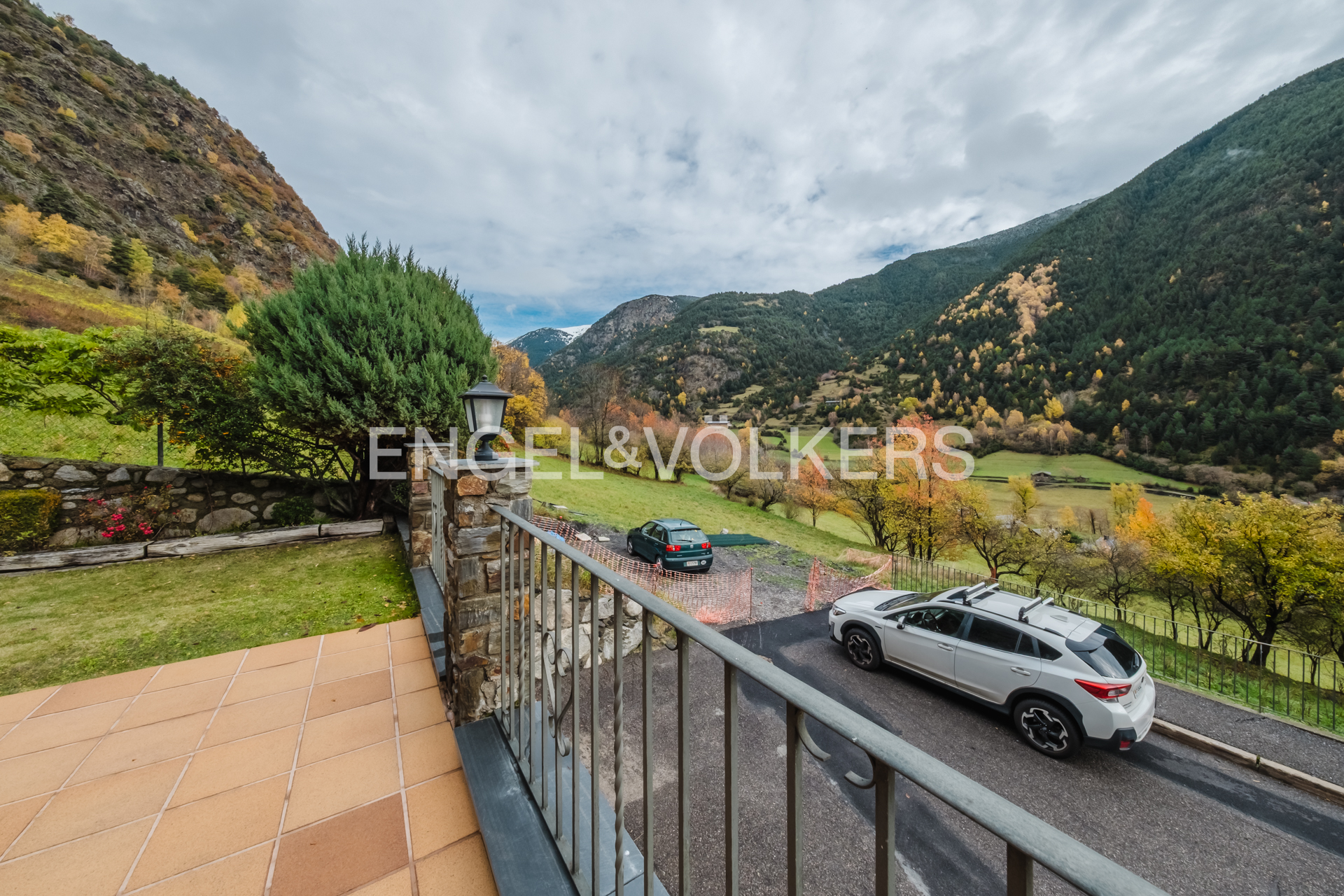 Casa adossada en venda a Arans, 4 habitacions, 382 metres