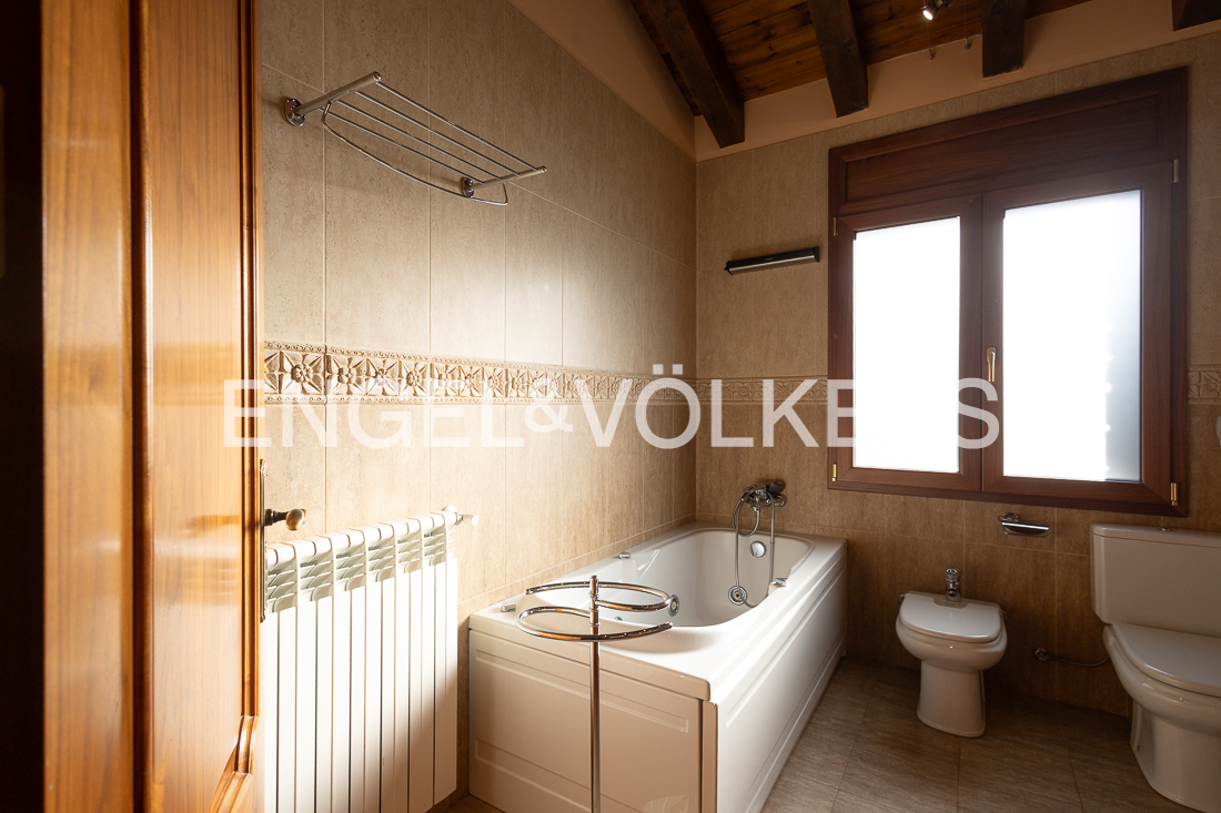 Chalet en venta en L'Aldosa de la Massana, 4 habitaciones, 364 metros