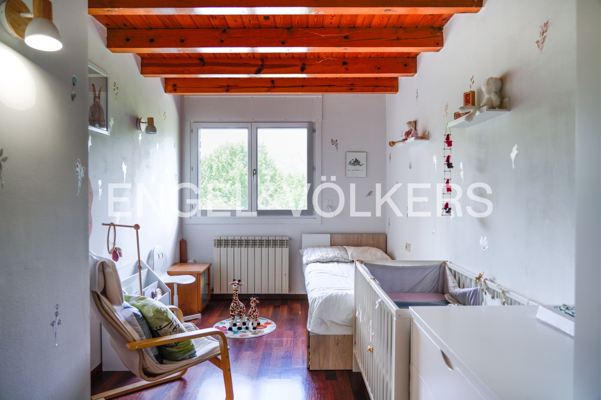 Casa adossada en venda a Ordino, 4 habitacions, 240 metres