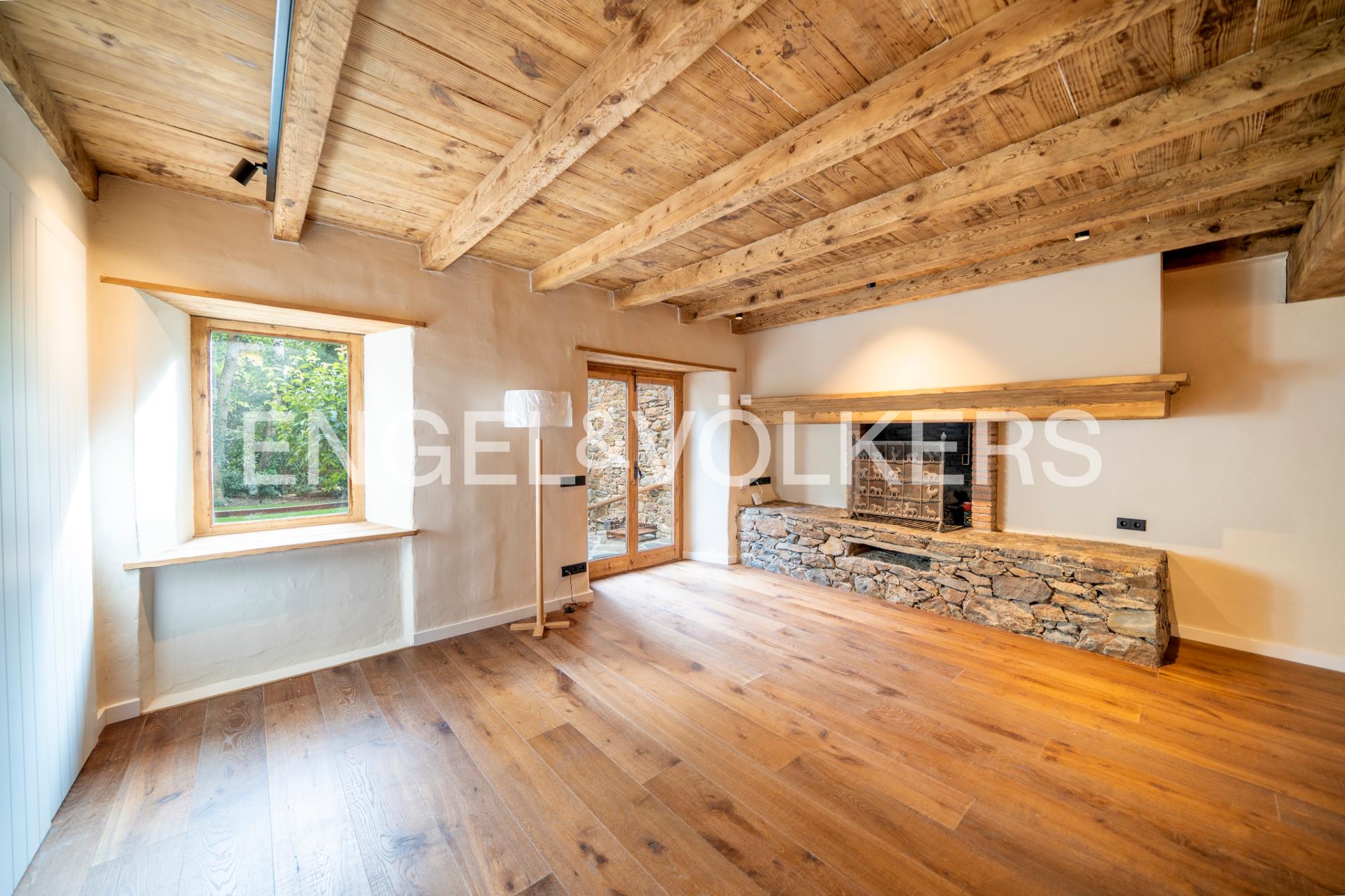 Casa adossada en venda a Ordino, 4 habitacions, 243 metres