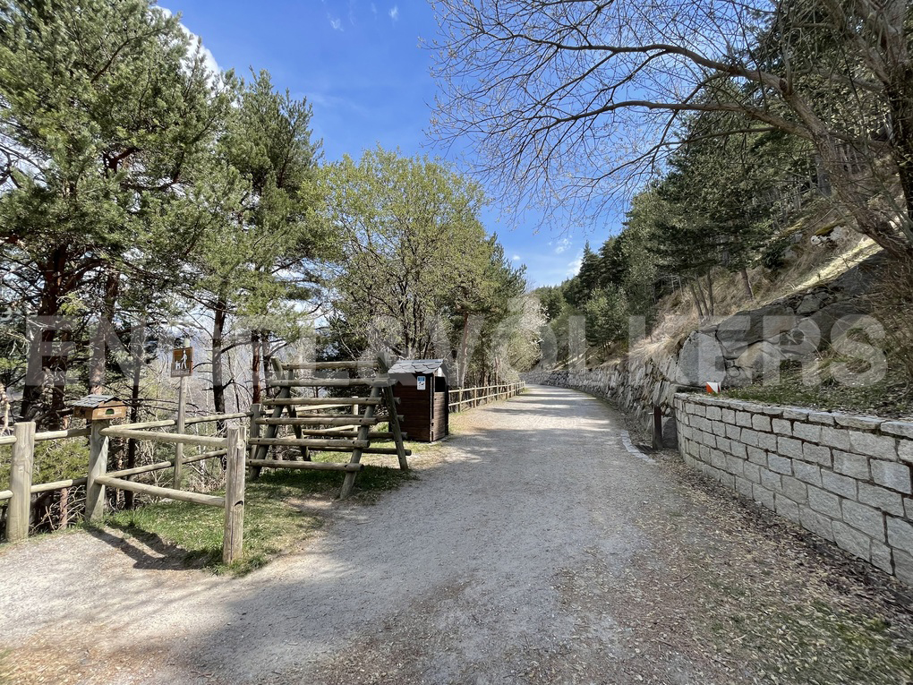 Local comercial de lloguer a Escaldes Engordany, 561 metres