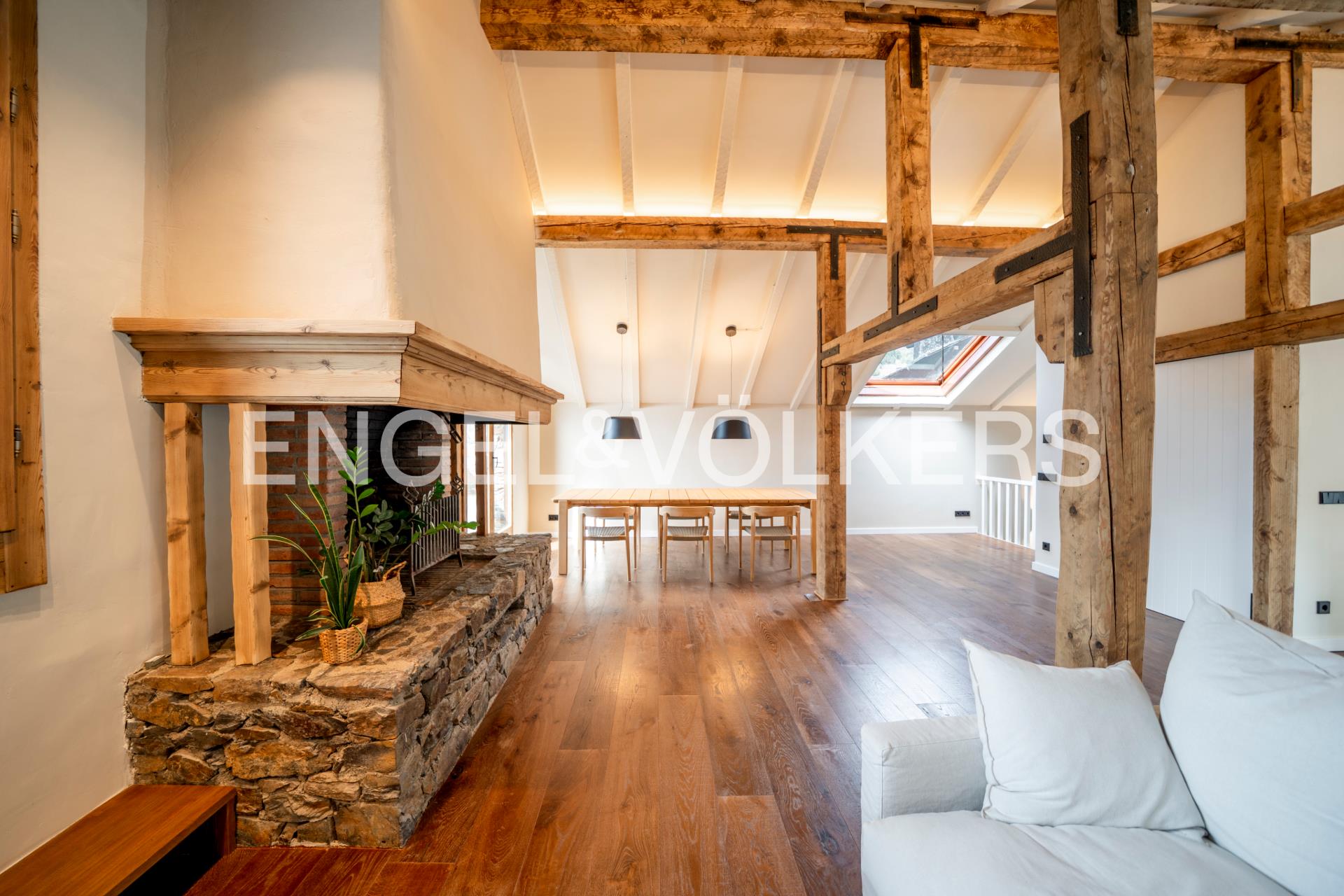 Casa adossada en venda a Ordino, 4 habitacions, 243 metres