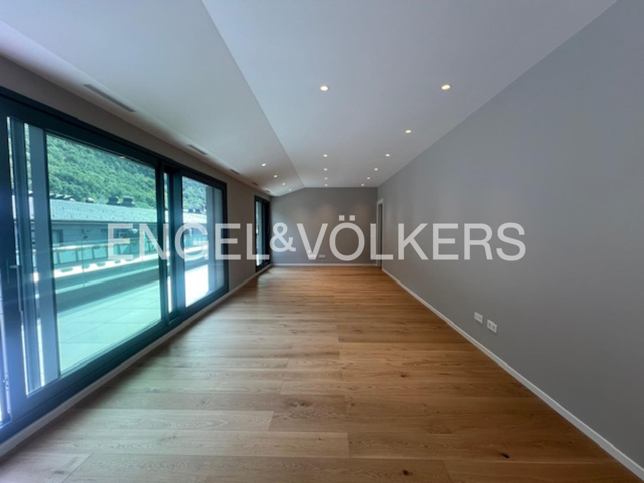 Ático de alquiler en Escaldes Engordany, 4 habitaciones, 180 metros