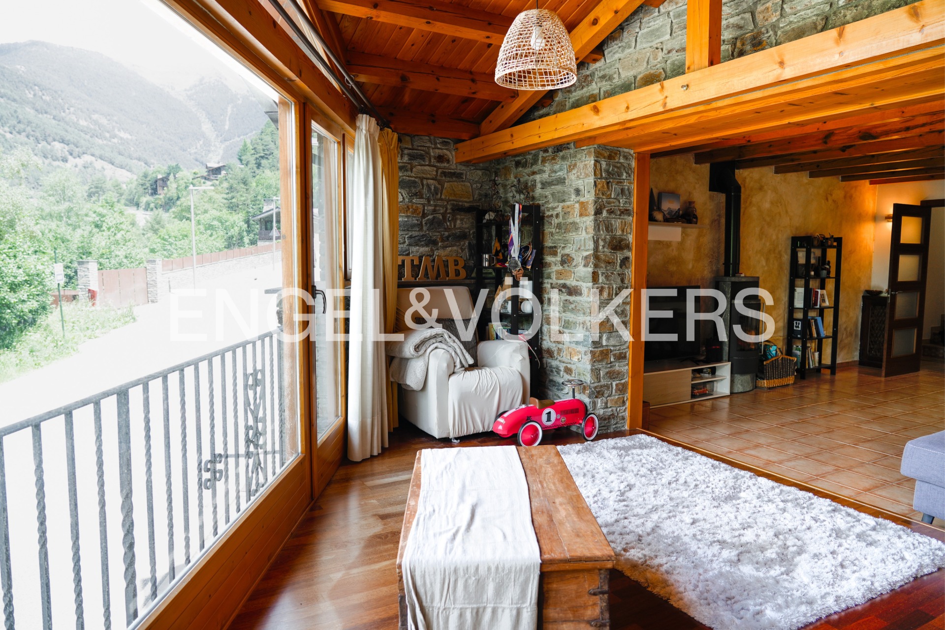 Casa adossada en venda a Ordino, 4 habitacions, 240 metres