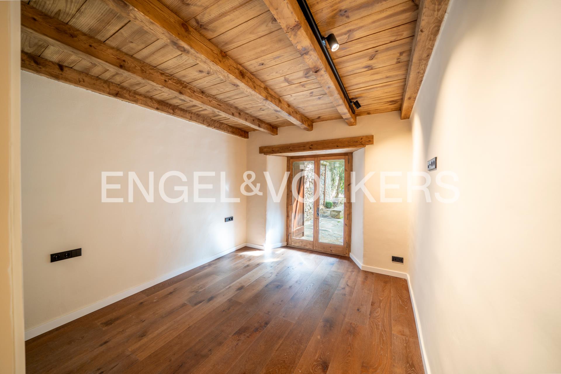 Casa adossada en venda a Ordino, 4 habitacions, 243 metres