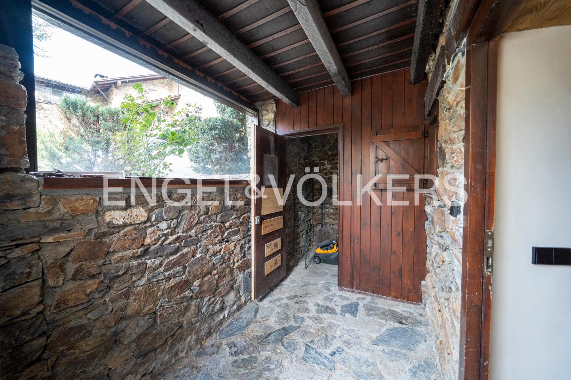 Casa adossada en venda a Ordino, 4 habitacions, 243 metres