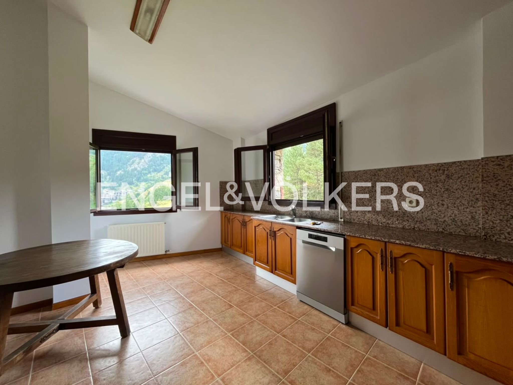 Pis de lloguer a Prats, 3 habitacions, 145 metres