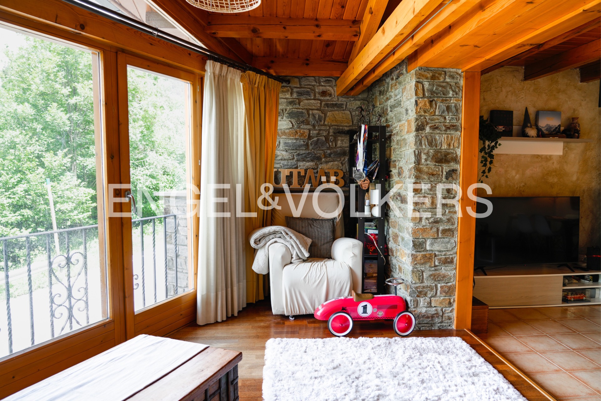 Casa adossada en venda a Ordino, 4 habitacions, 240 metres