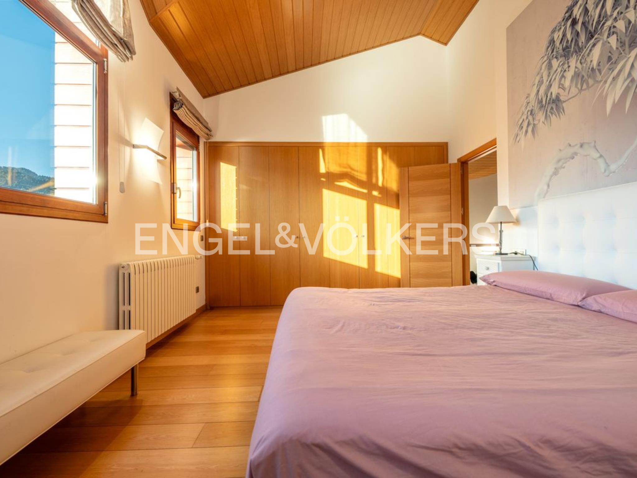 Chalet en venta en Aixirivall, 4 habitaciones, 488 metros