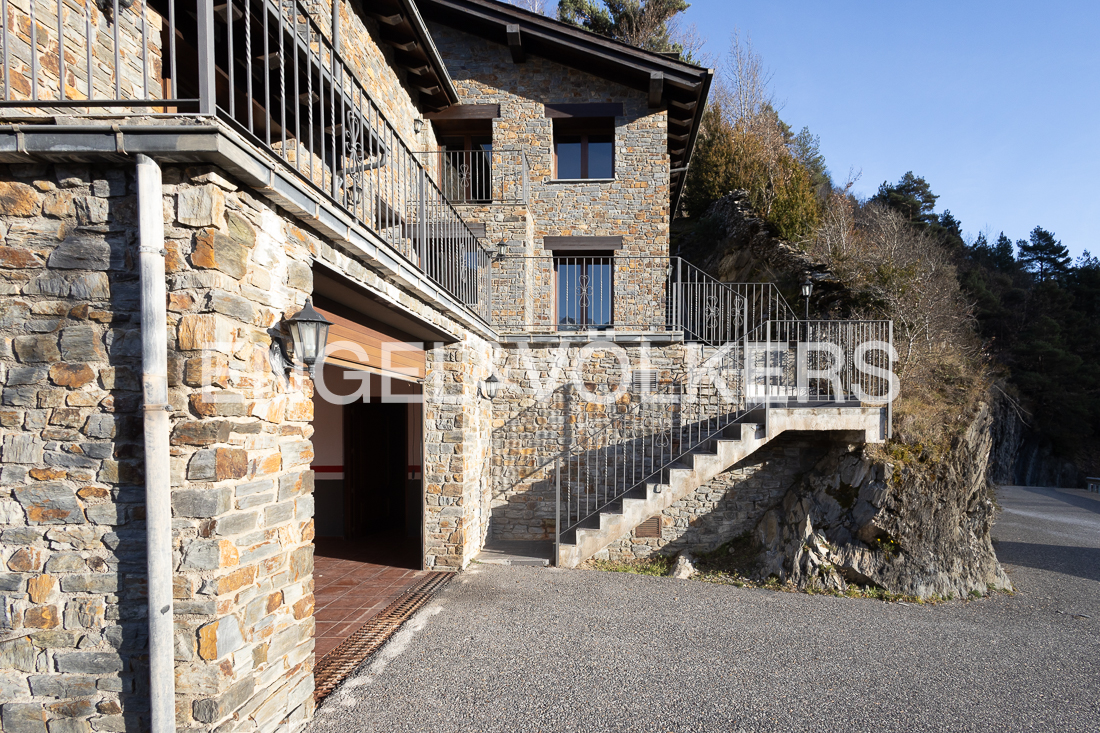 Chalet en venta en L'Aldosa de la Massana, 4 habitaciones, 364 metros