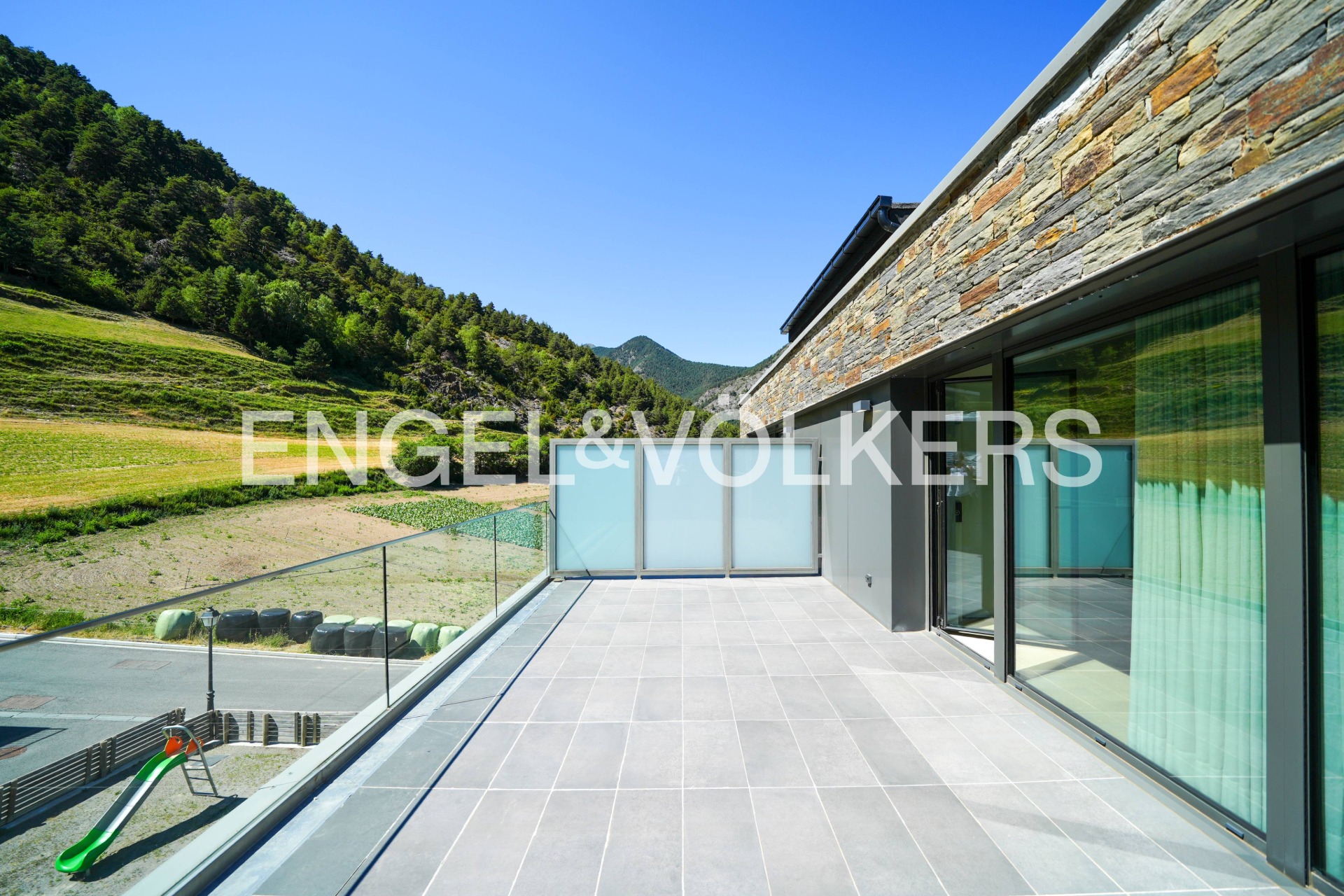 Casa adossada en venda a Escàs, 4 habitacions, 372 metres