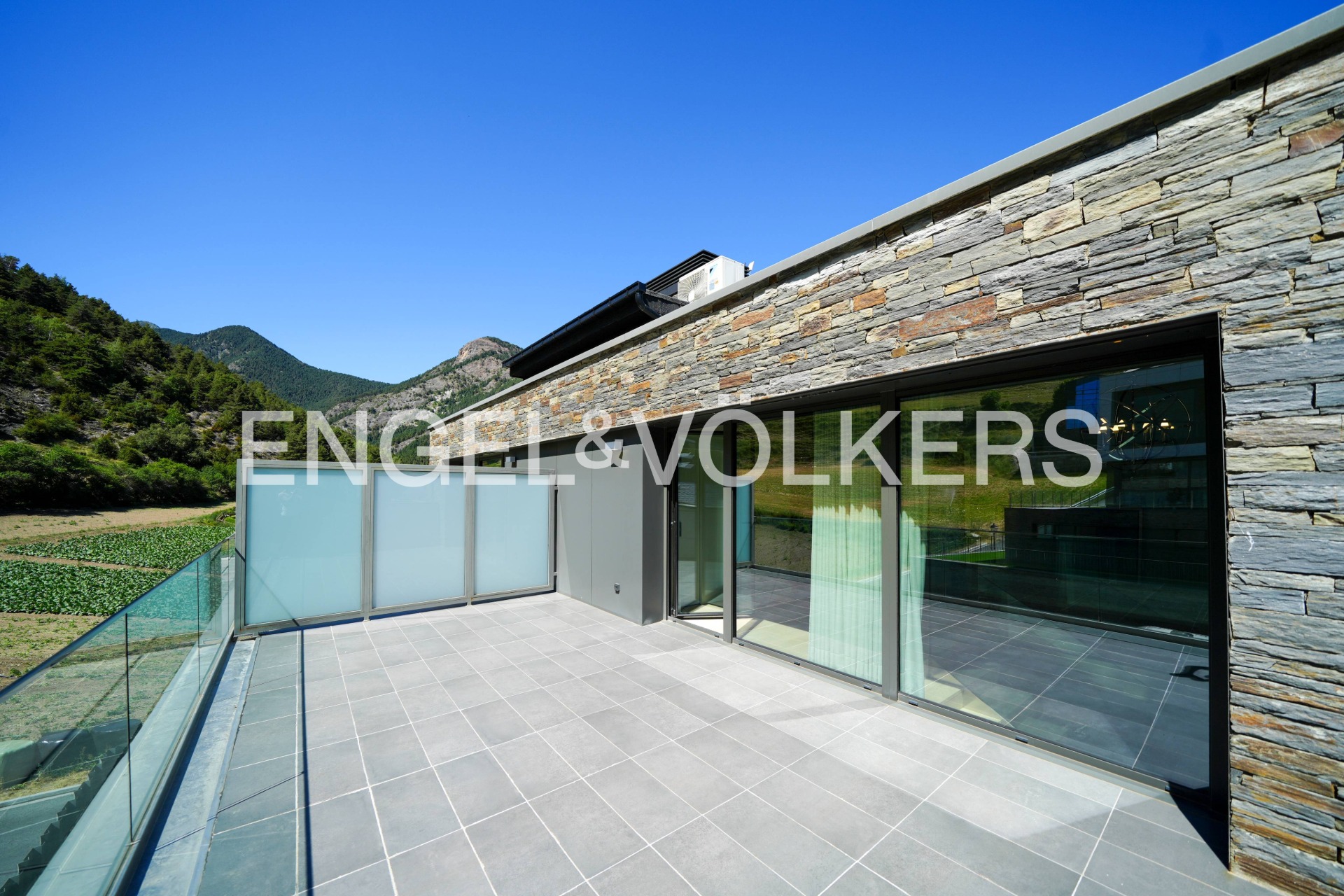 Casa adossada en venda a Escàs, 4 habitacions, 372 metres