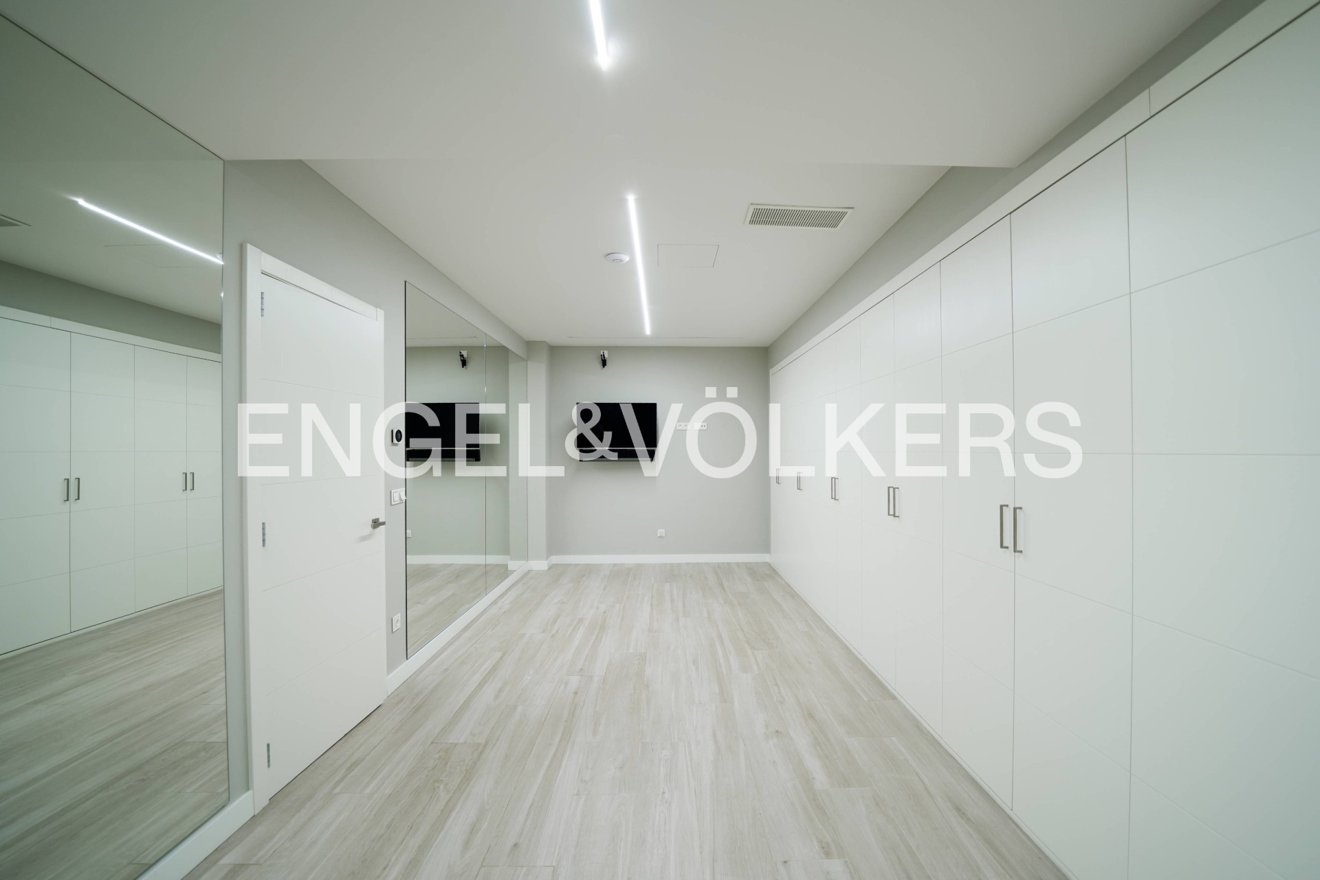Casa adossada en venda a Escàs, 4 habitacions, 372 metres