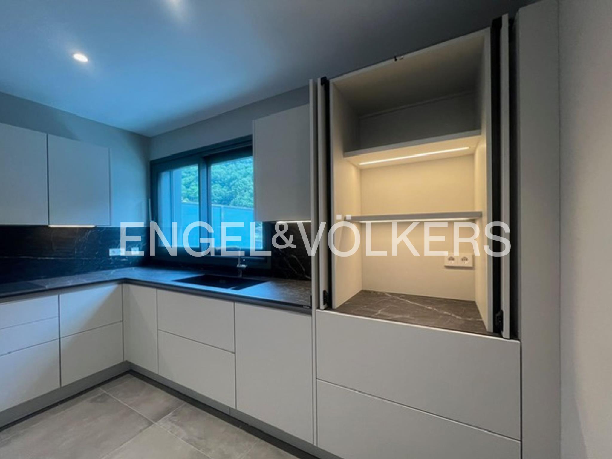 Ático de alquiler en Escaldes Engordany, 4 habitaciones, 180 metros