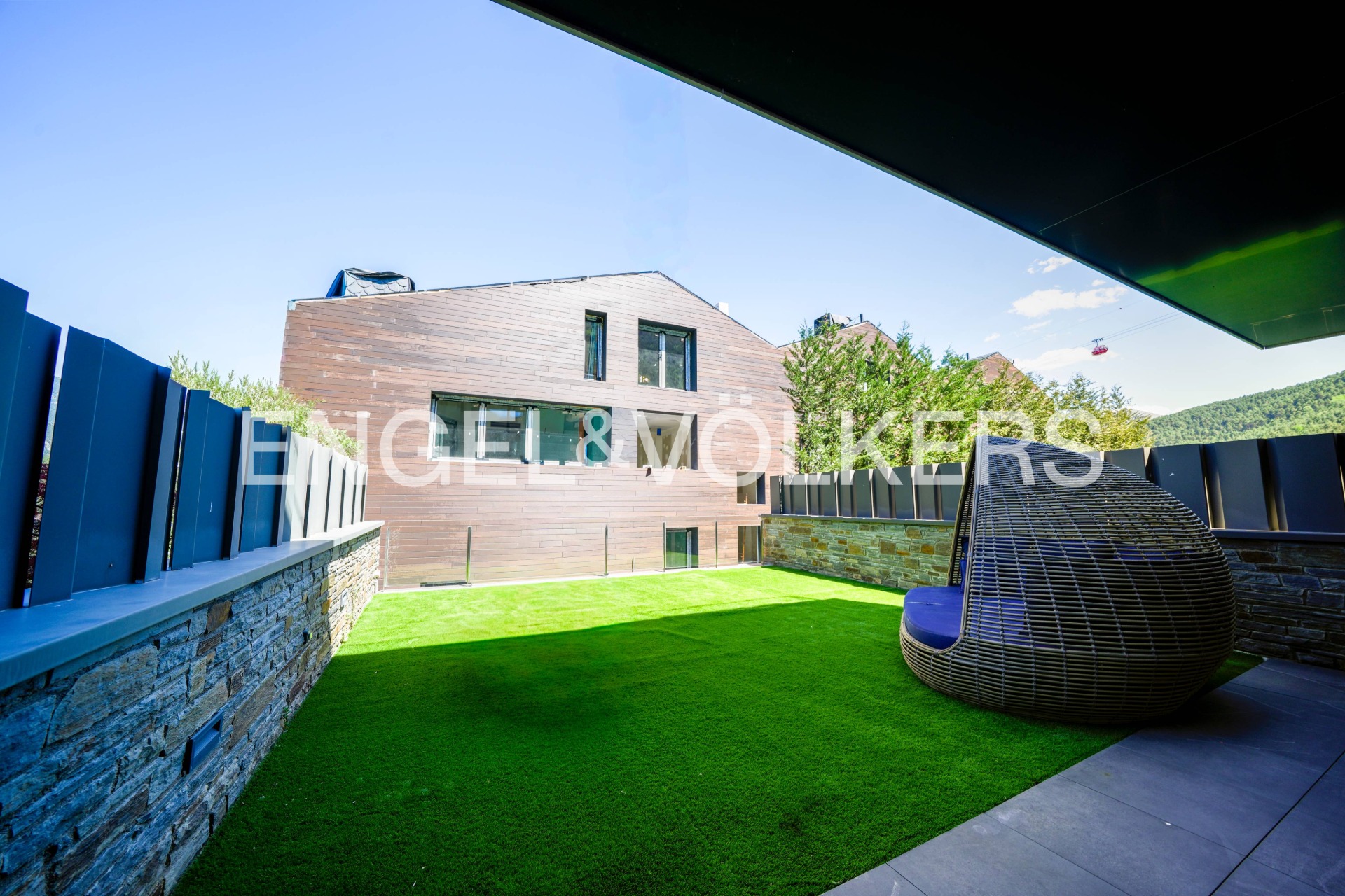 Casa adossada en venda a Escàs, 4 habitacions, 372 metres