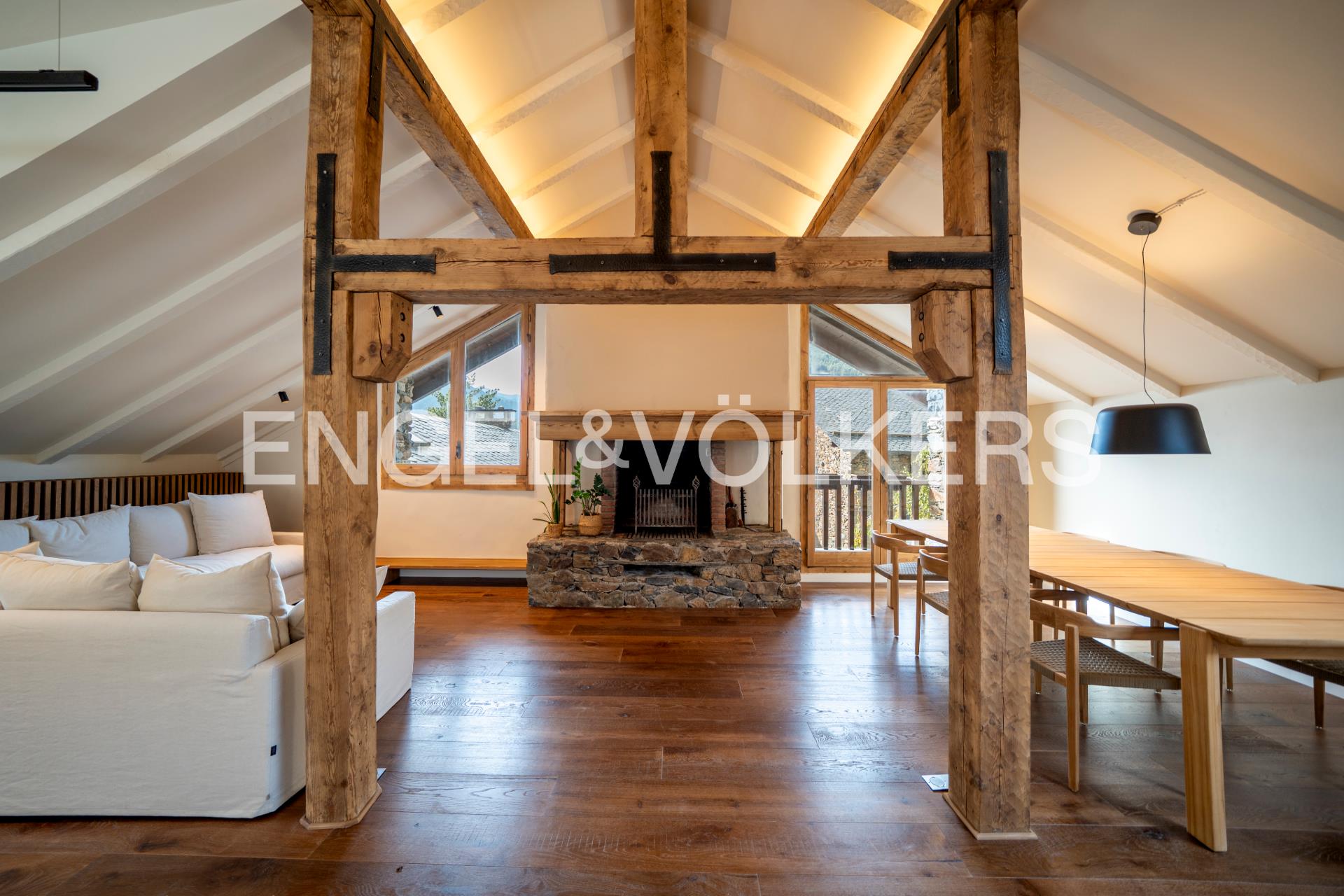 Casa adossada en venda a Ordino, 4 habitacions, 243 metres
