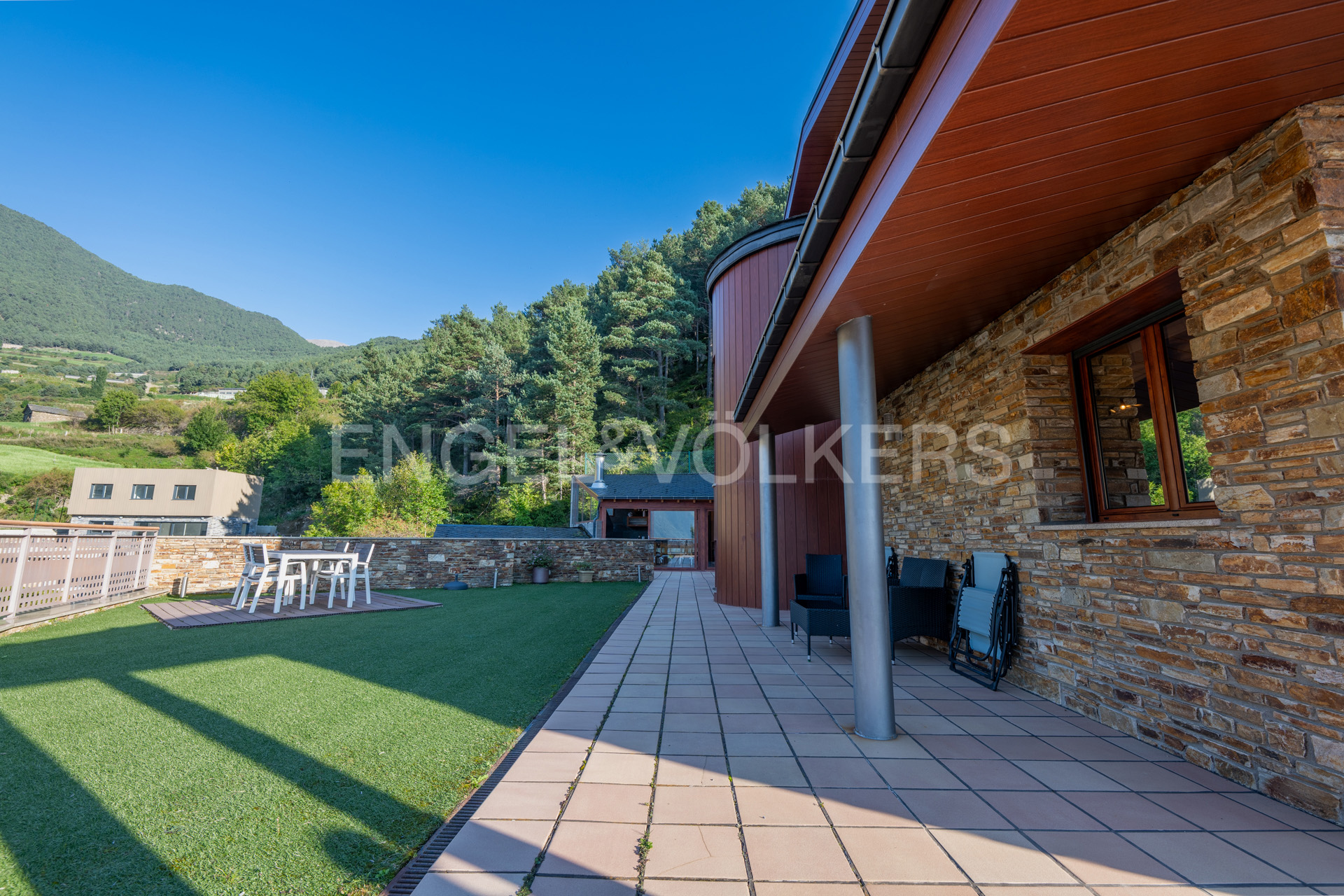 Chalet en venta en Aixirivall, 4 habitaciones, 488 metros